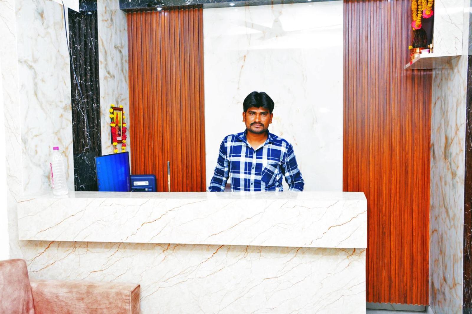 גולבארגה Udupi Deluxe Lodge Gulbarga מראה חיצוני תמונה