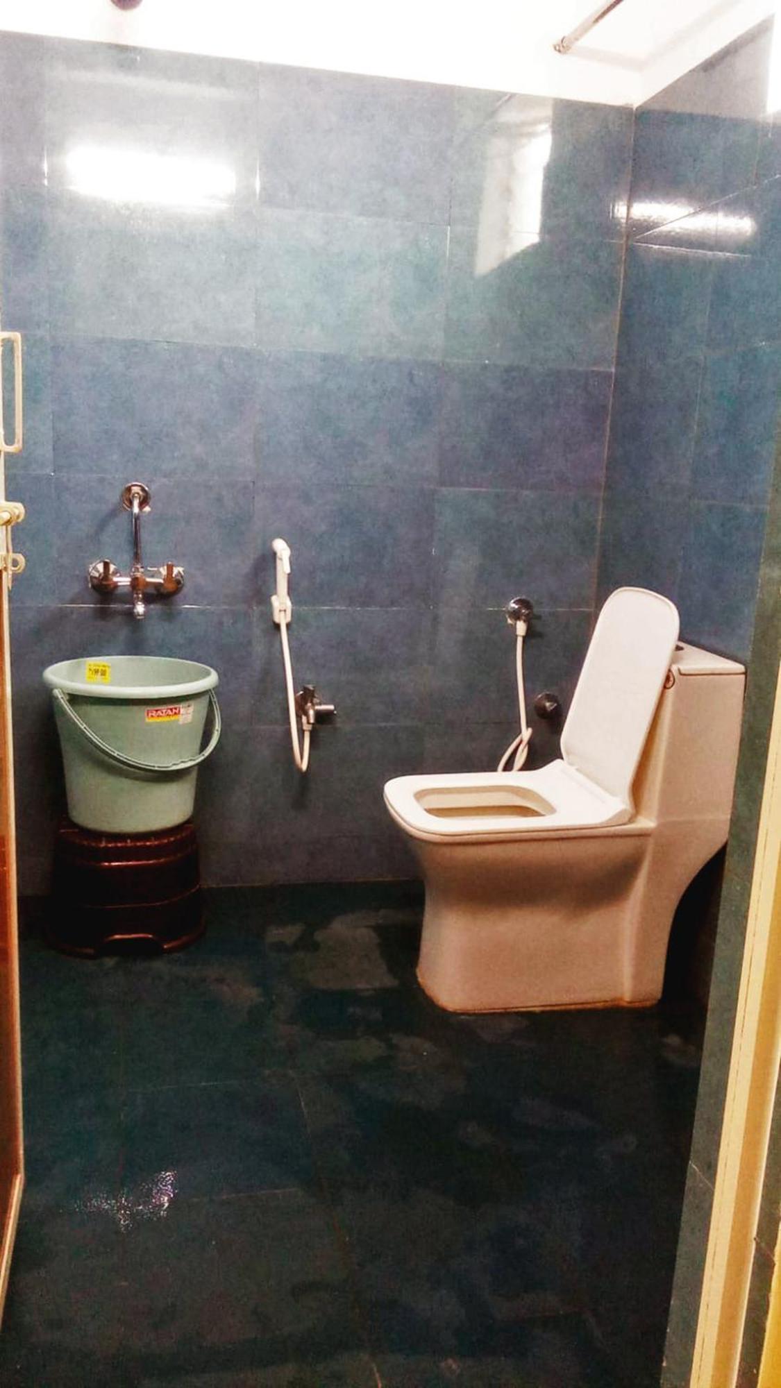 גולבארגה Udupi Deluxe Lodge Gulbarga מראה חיצוני תמונה