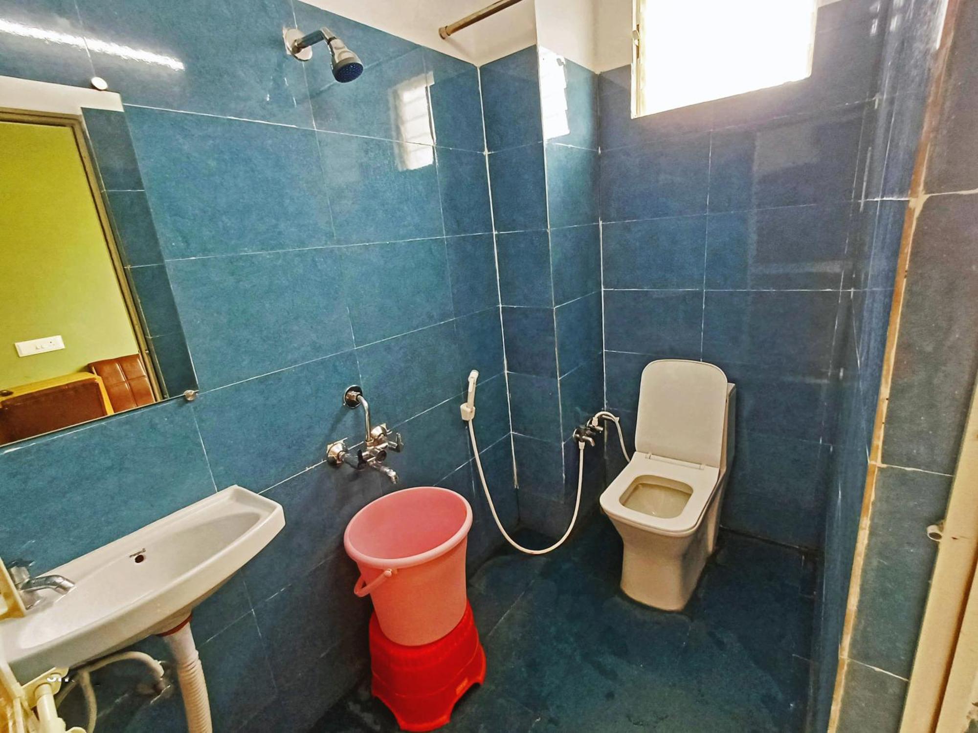 גולבארגה Udupi Deluxe Lodge Gulbarga מראה חיצוני תמונה