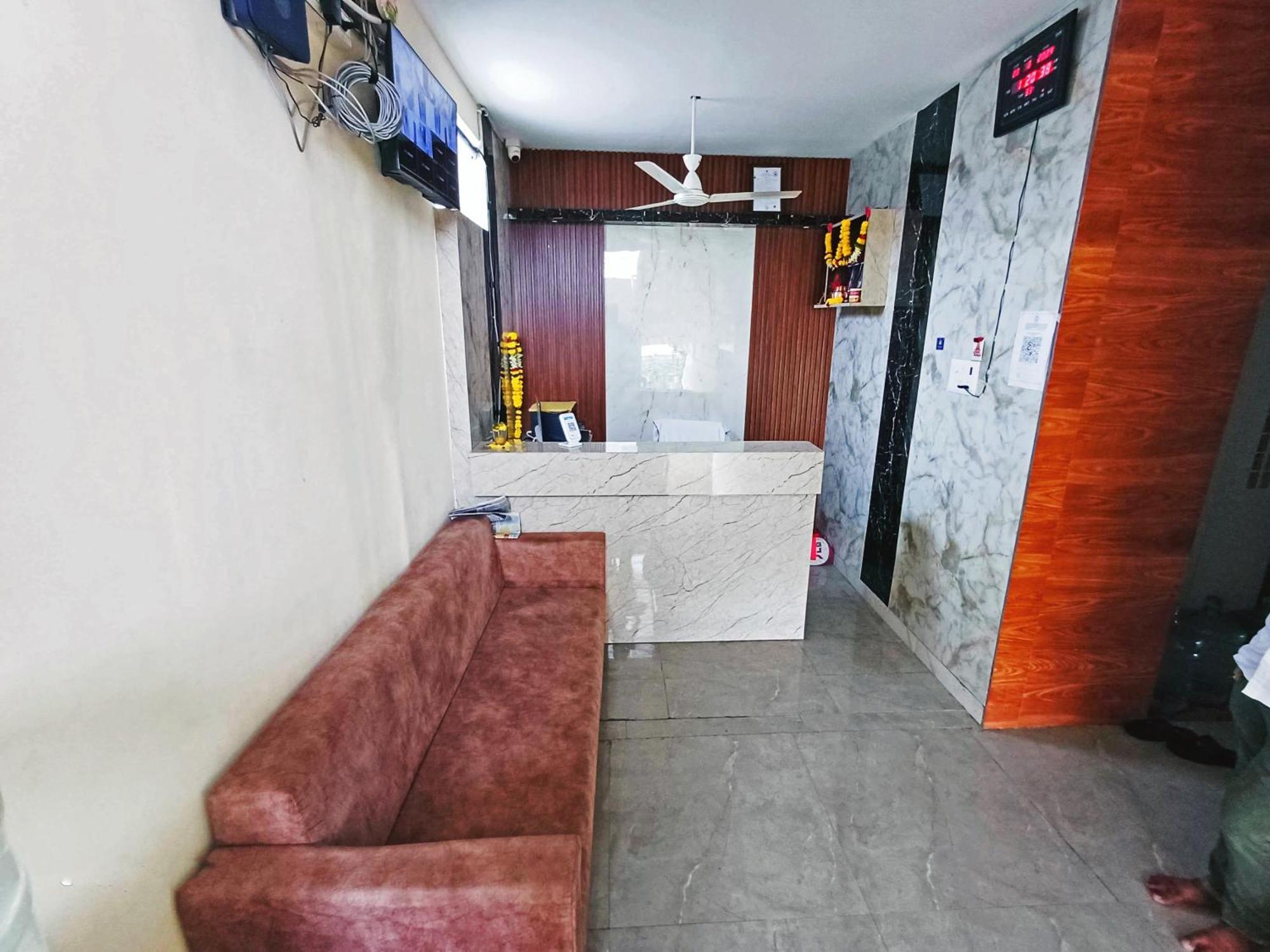 גולבארגה Udupi Deluxe Lodge Gulbarga מראה חיצוני תמונה