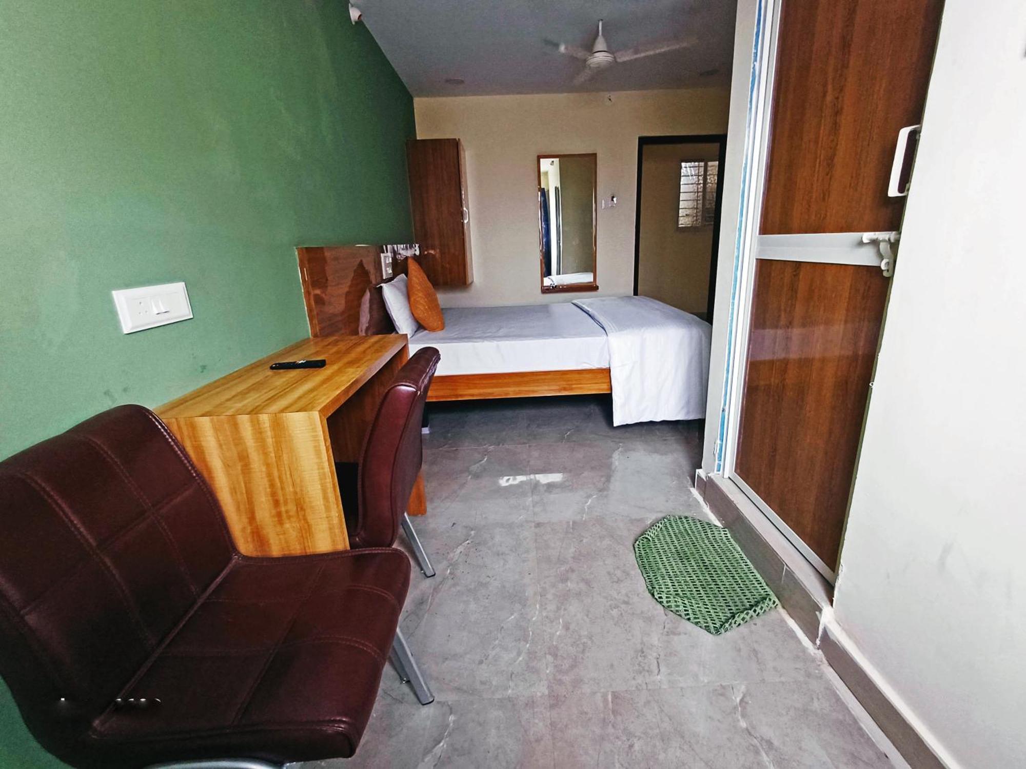 גולבארגה Udupi Deluxe Lodge Gulbarga מראה חיצוני תמונה
