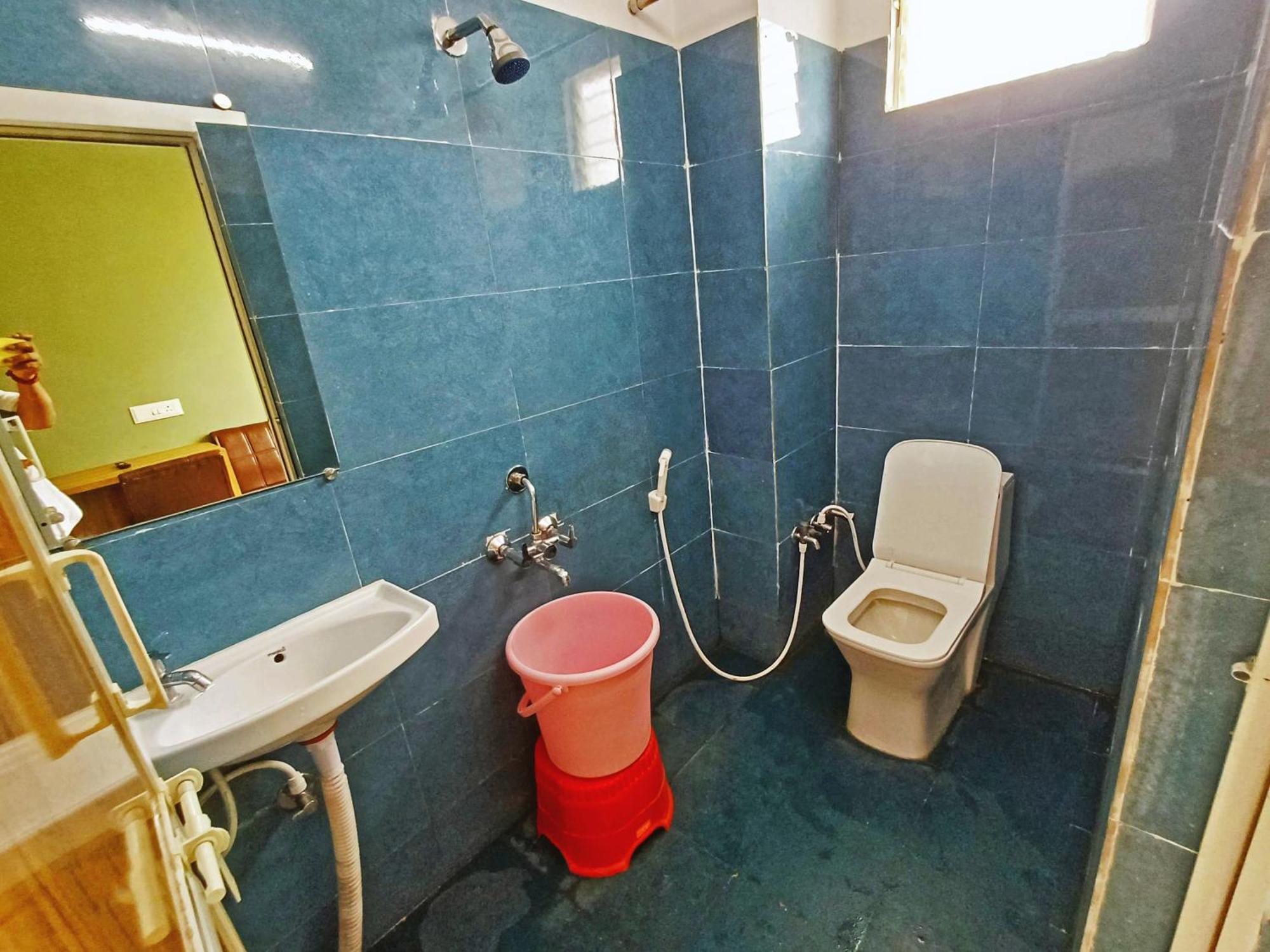 גולבארגה Udupi Deluxe Lodge Gulbarga מראה חיצוני תמונה